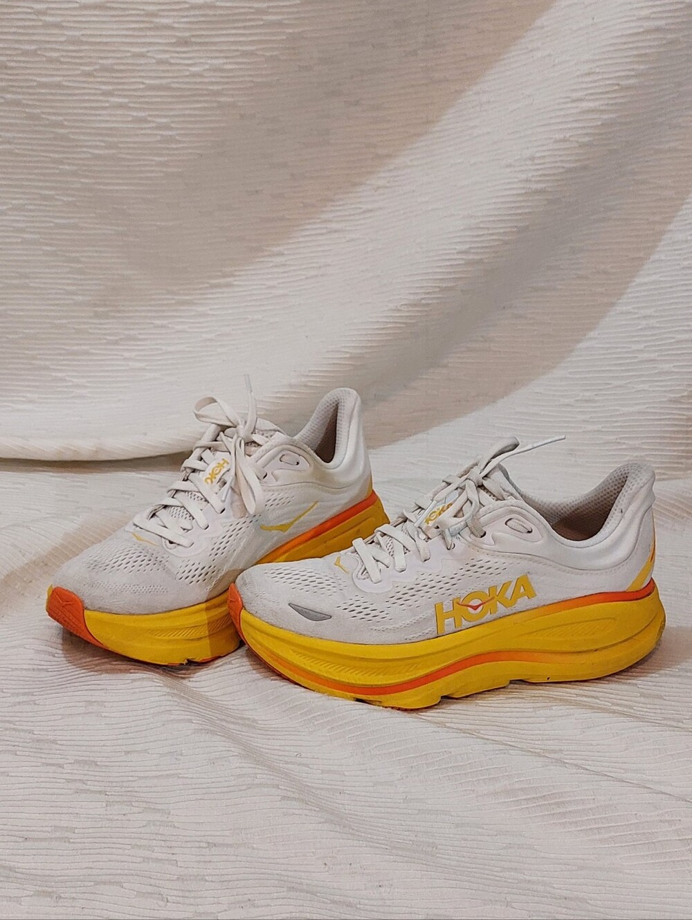 HOKA Bondi 9 Women's White & Yellow Running Shoes Size 7